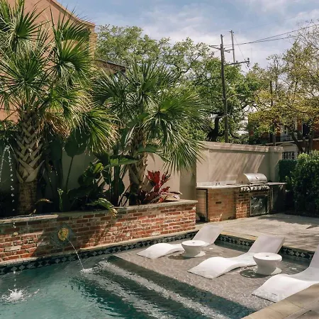 5 Themed Units In Fq With Pool New Orleans