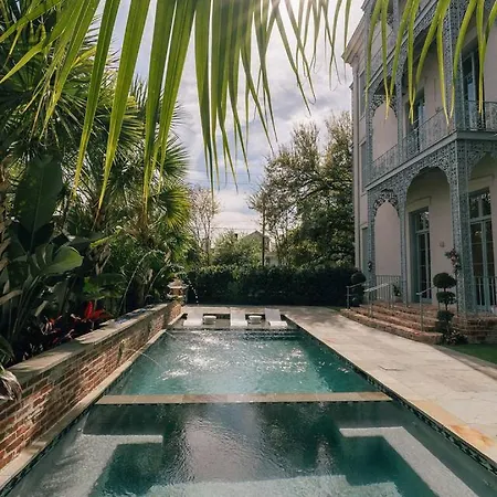 Holiday home 5 Themed Units In Fq With Pool *