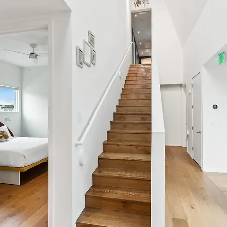 The Cocodrie Private 12br Holiday home *