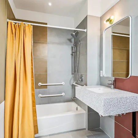 The Florentine Private 12br Holiday home