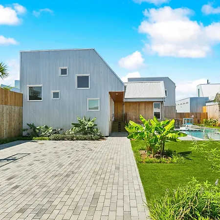 The Cocodrie Private 12br Holiday home *