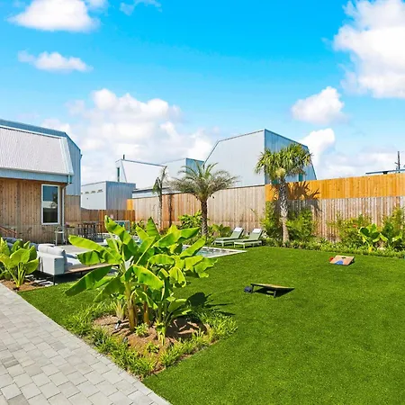 The Cocodrie Private 12br Holiday home *