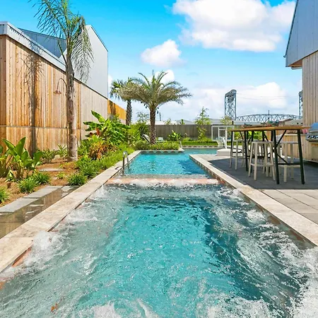 The Cocodrie Private 12br Holiday home