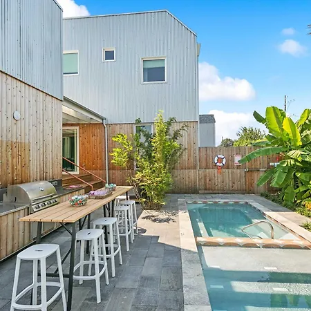 The Herald 12br Private Holiday home