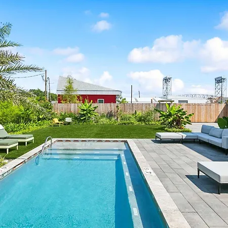 The Herald 12br Private Holiday home *