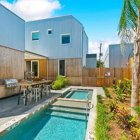 The Cocodrie Private 12br Holiday home