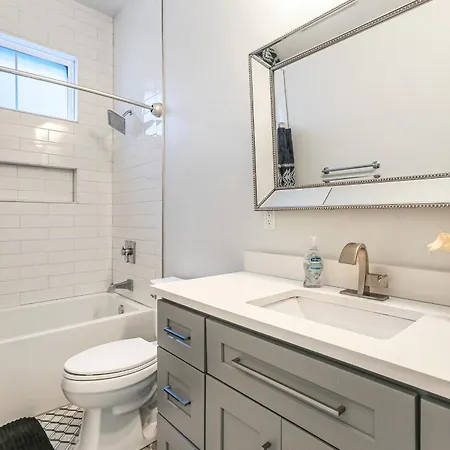 Sunny Walking Distance To Quarter And Dome * New Orleans