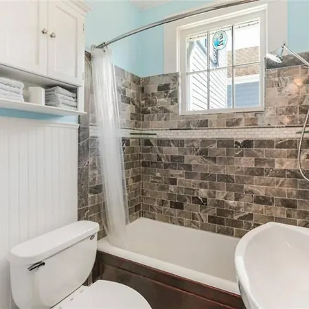 Apartment Private Bedroom Bath Sitting & Porch New Orleans