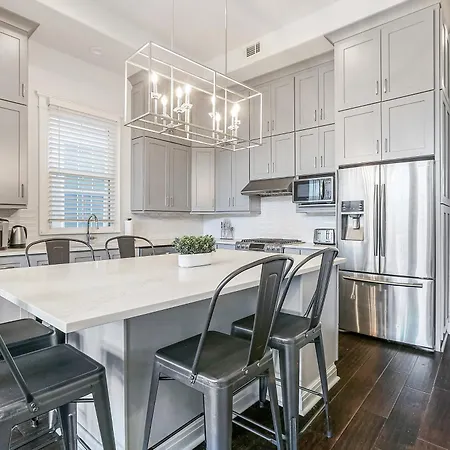 Sunny Walking Distance To Quarter And Dome Apartment New Orleans