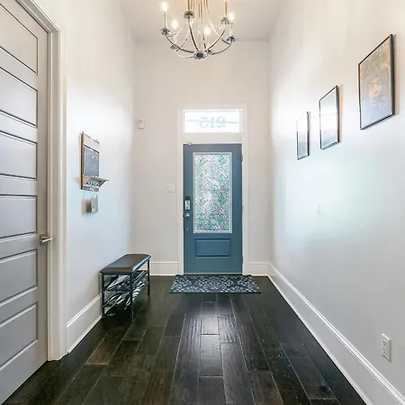 Sunny Walking Distance To Quarter And Dome Apartment New Orleans