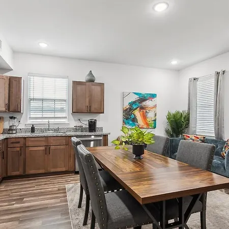 Spacious 10br Nola Home, Perfect For Groups, King Bed Apartment *