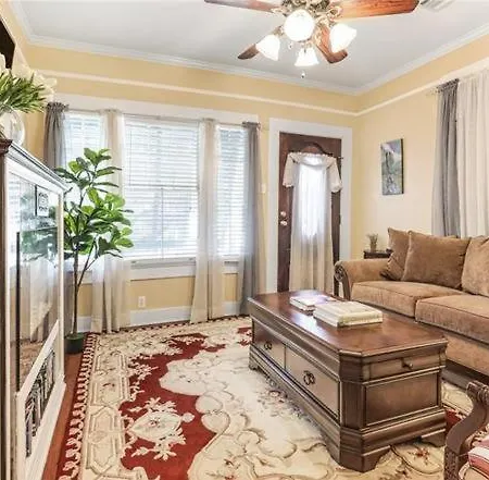 Private Bedroom Bath Sitting & Porch New Orleans