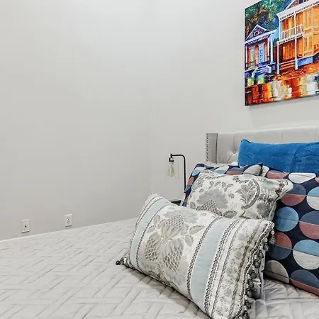 Apartment Carondelet Court New Orleans