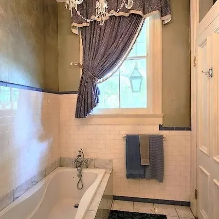 Walker Mansion On St Charles Ave - Unit 4 Apartment New Orleans