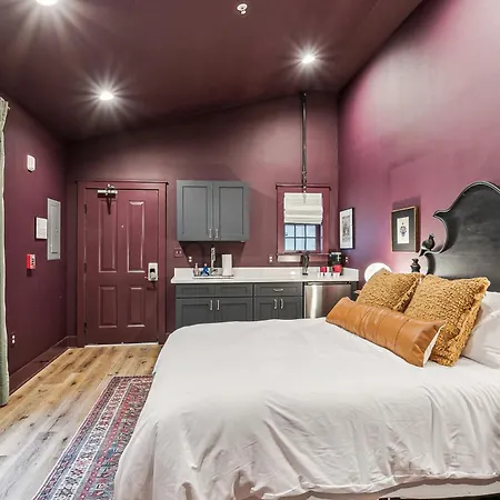 Vibrant Nola Retreat Jazz & Culture