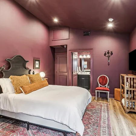 Vibrant Nola Retreat Jazz & Culture