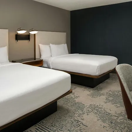 Courtyard By Marriott Warehouse Arts District New Orleans
