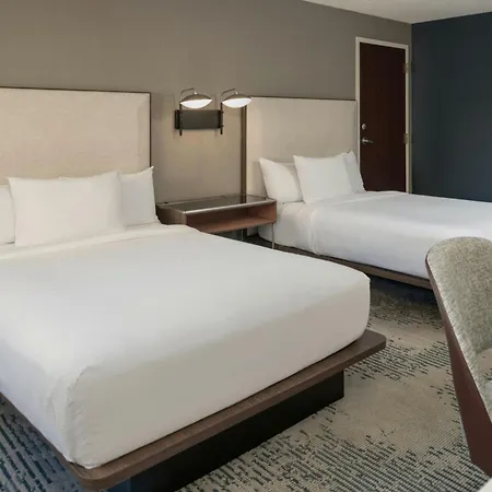 Courtyard By Marriott Warehouse Arts District 3*