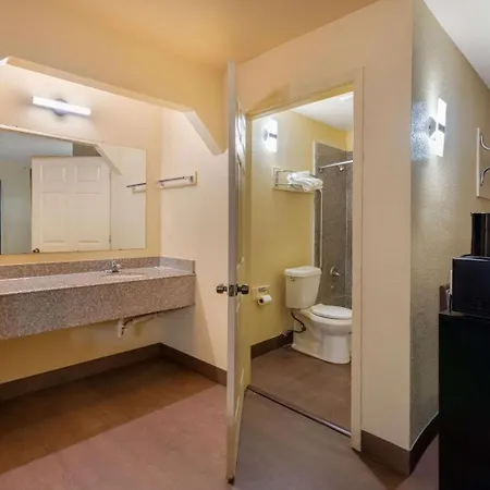 Relax Inn & Suites Hotel New Orleans