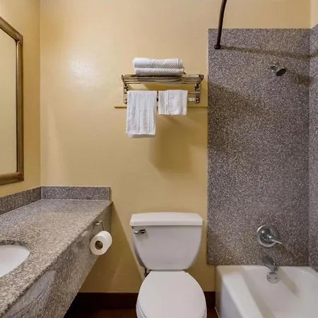 Hotel Relax Inn & Suites