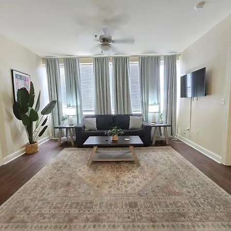 Beautiful Walk To French Quarter, Pool, Gym, View * New Orleans