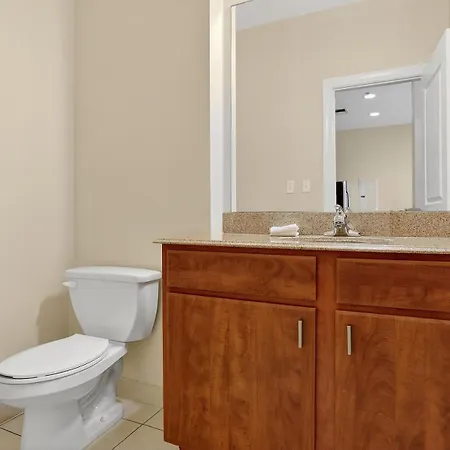Apartment Roami At Duncan Plaza