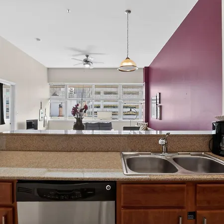 Apartment Roami At Duncan Plaza New Orleans