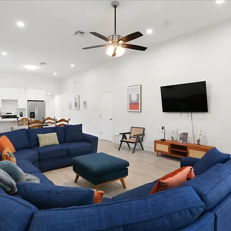 Sunny 5bed W Parking And Direct Streetcar Access *
