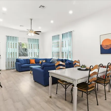 Sunny 5bed W Parking And Direct Streetcar Access Holiday home