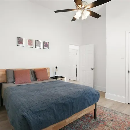 Sunny 5bed W Parking And Direct Streetcar Access