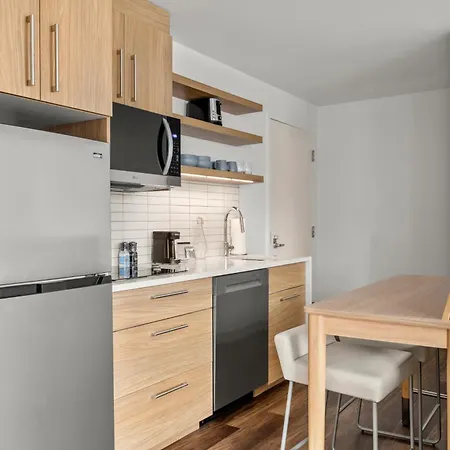 Hotel Element By Marriott Downtown 3*