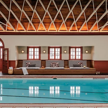 Rare 10br Luxury Estate Heated Indoor Pool Holiday home New Orleans