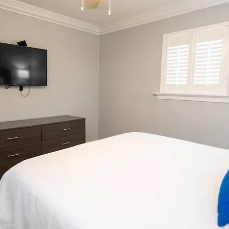 Aparthotel Frenchmen 2br Escape W Free Parking & Hot Tub 3*