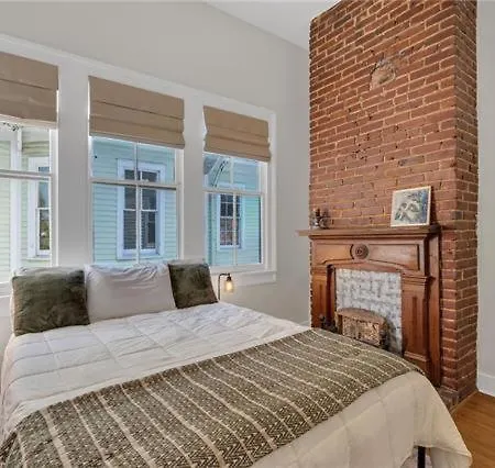 Prytania Pearl - 3 Bedroom 2 Bathroom *
