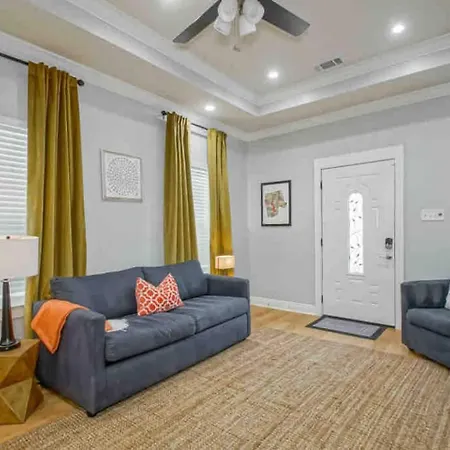 Patio Retreat Near Superdome & Jazz Fest *