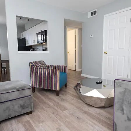 1br Frenchmen W Pool, Hot Tub & Balcony New Orleans