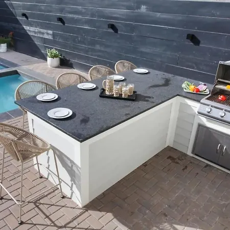 Holiday home Gorgeous Grand With Heated Pool New Orleans