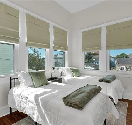 Prytania Pearl - 3 Bedroom 2 Bathroom Holiday home *