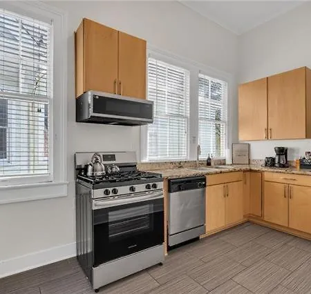 Prytania Pearl - 3 Bedroom 2 Bathroom