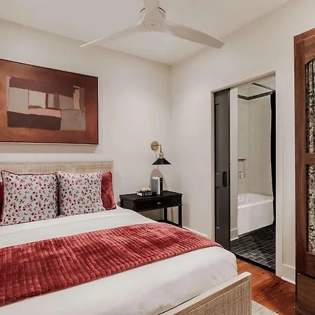 Luxe 6-bedroom Garden District Retreat Pool
