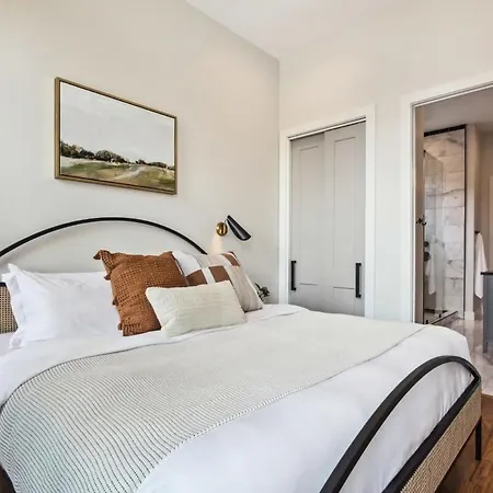 Gorgeous Grand With Heated Pool *