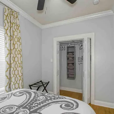 Patio Retreat Near Superdome & Jazz Fest New Orleans