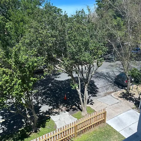 Prytania Pearl - 3 Bedroom 2 Bathroom Holiday home