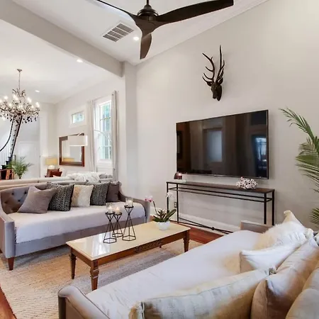 Historic 8br With Pool Hot Tub Holiday home New Orleans