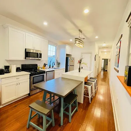 Holiday home Beautiful Allen Toussaint Earhart Duplex New Orleans