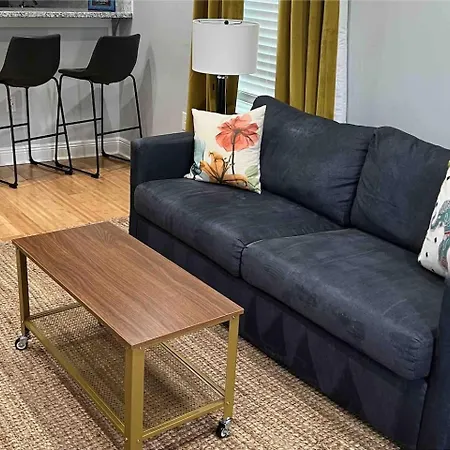 Patio Retreat Near Superdome & Jazz Fest New Orleans