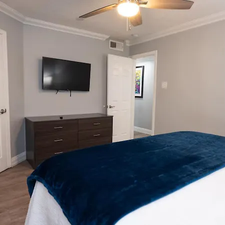 Chic 1br Retreat On Frenchmen Street W Pool 3* New Orleans