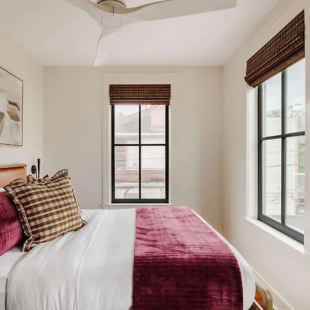 Luxe 6-bedroom Garden District Retreat Pool