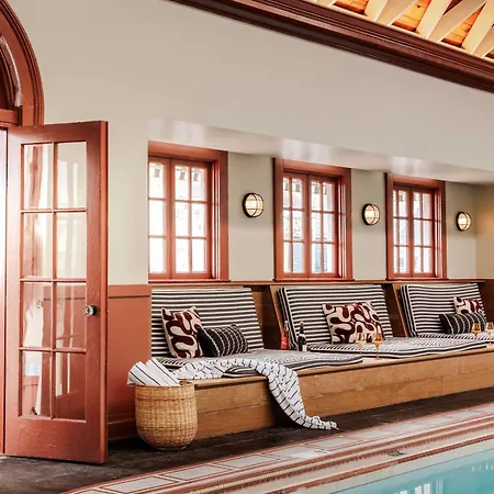 Rare 10br Luxury Estate Heated Indoor Pool Holiday home *