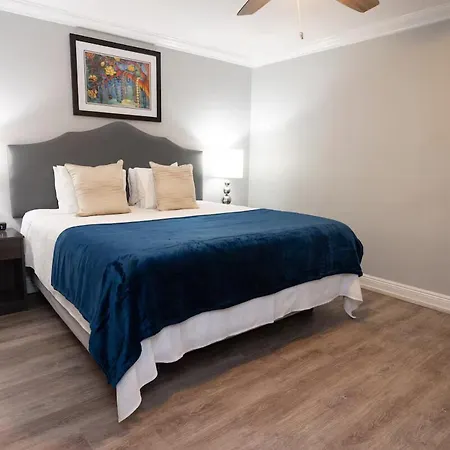Modern 1br Retreat On Frenchmen Street W Pool Aparthotel 3*